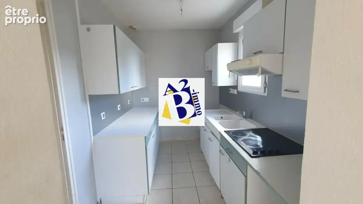 ANGOULEME, Quartier VICTOR HUGO, Appt T2BIS 61M², Grande terrasse - photo 5