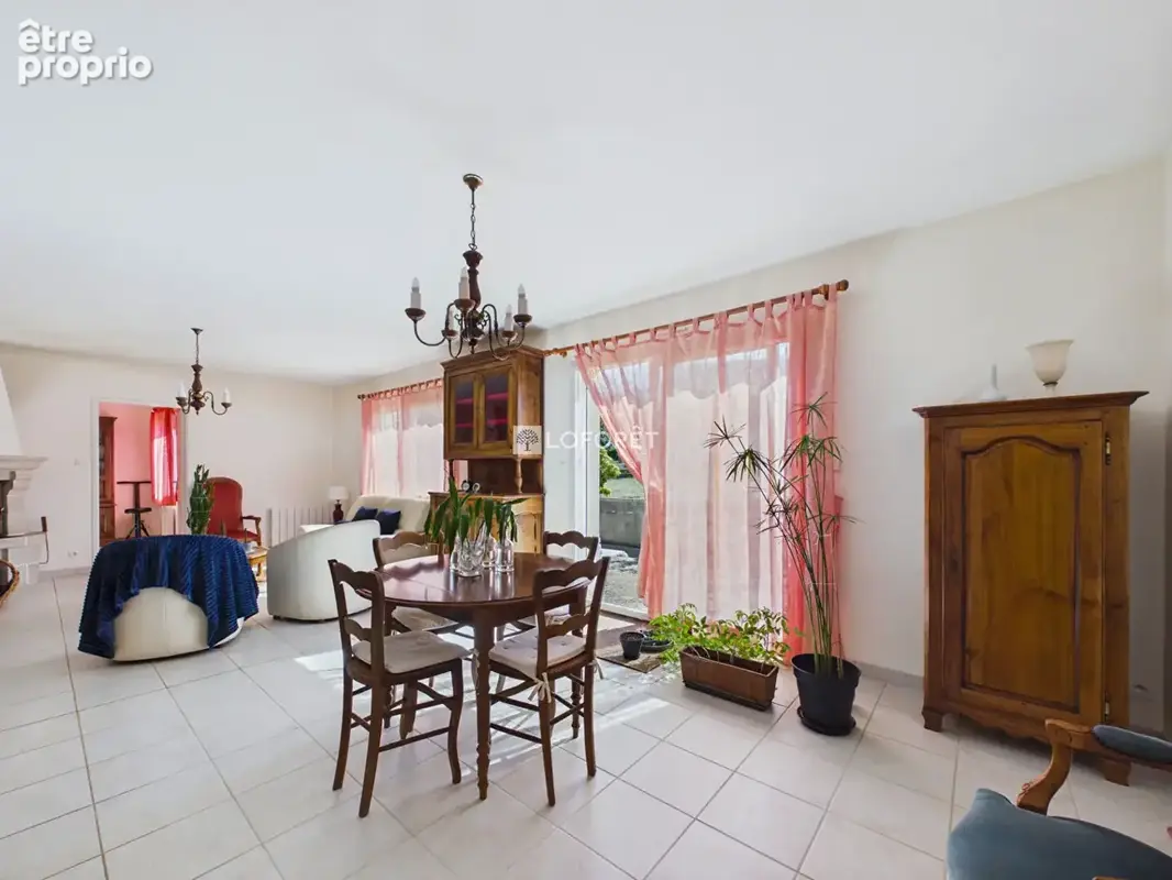Maison Dineault 8 pièce(s) 159,97  m2 - photo 3