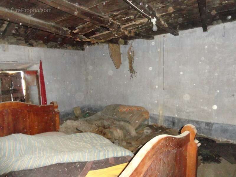 Dpt Pyrénées Orientales (66), à vendre JUJOLS Maison pierres 8 pièces 207 m² à rénover complètement sur terrain 185 m² - photo 10