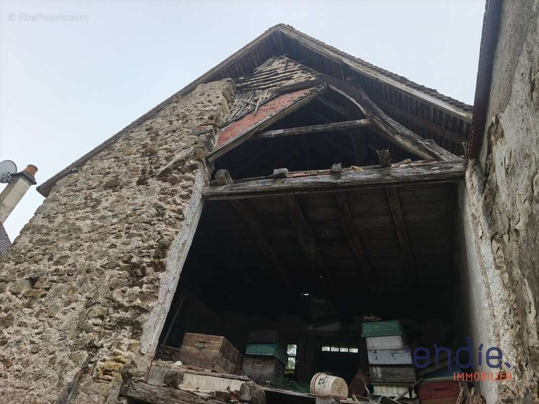 Maison à THENEUILLE