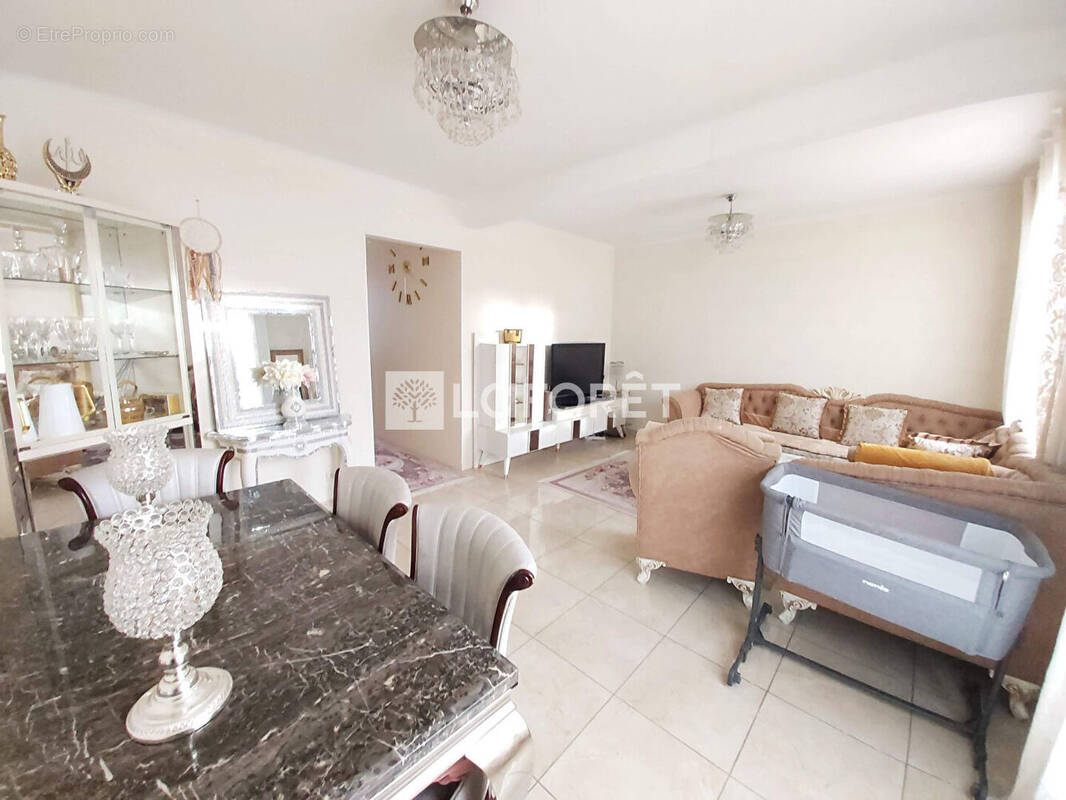 Maison à VILLEMOMBLE