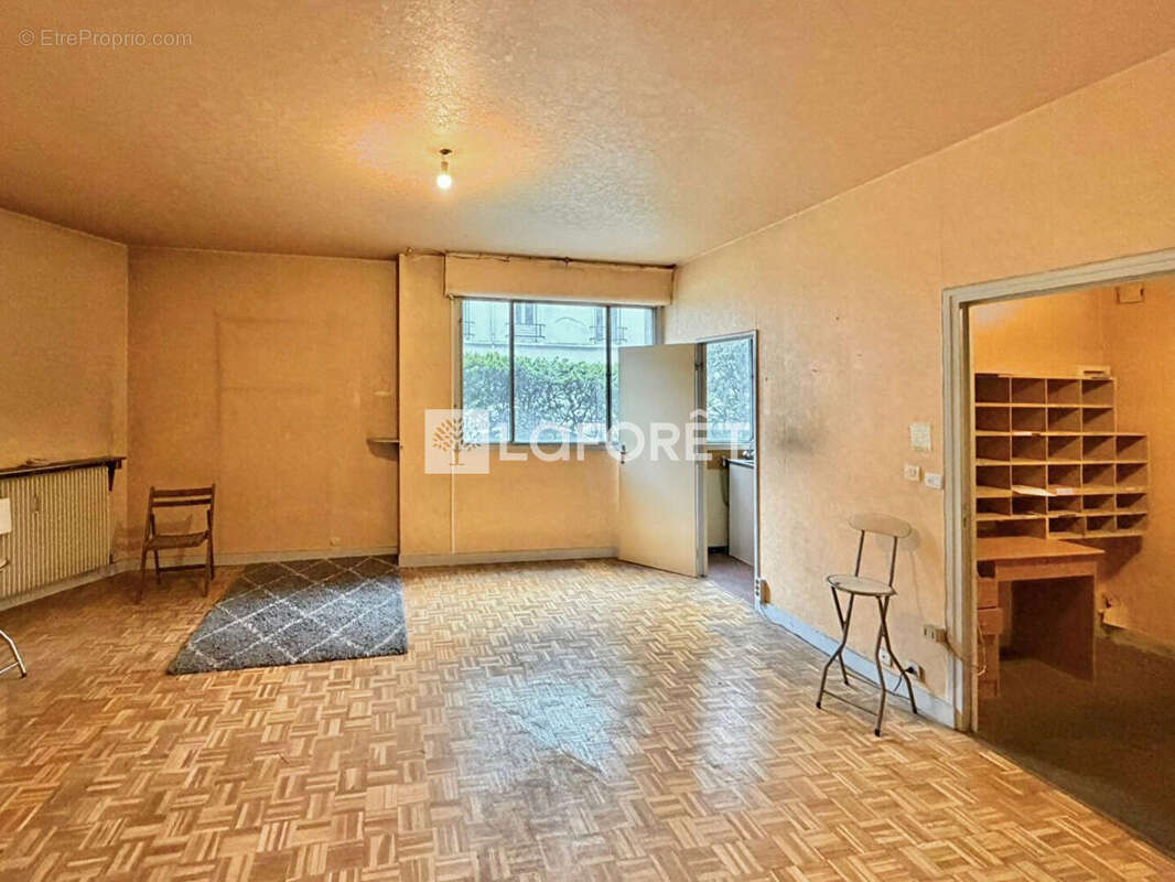 Appartement à PARIS-14E