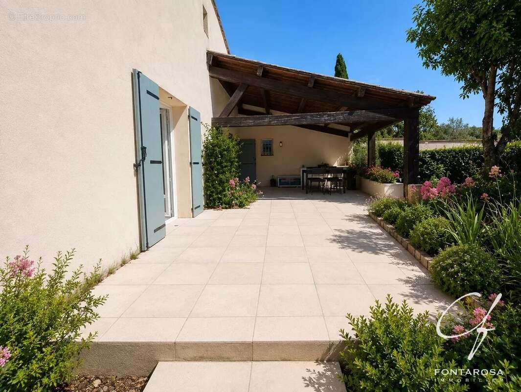 Maison à ROQUEBRUNE-SUR-ARGENS