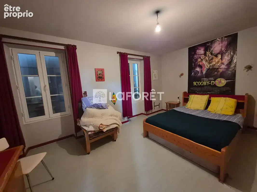 Ensemble immobilier avec maison en pierre, vastes dépendances et jardin. - photo 5