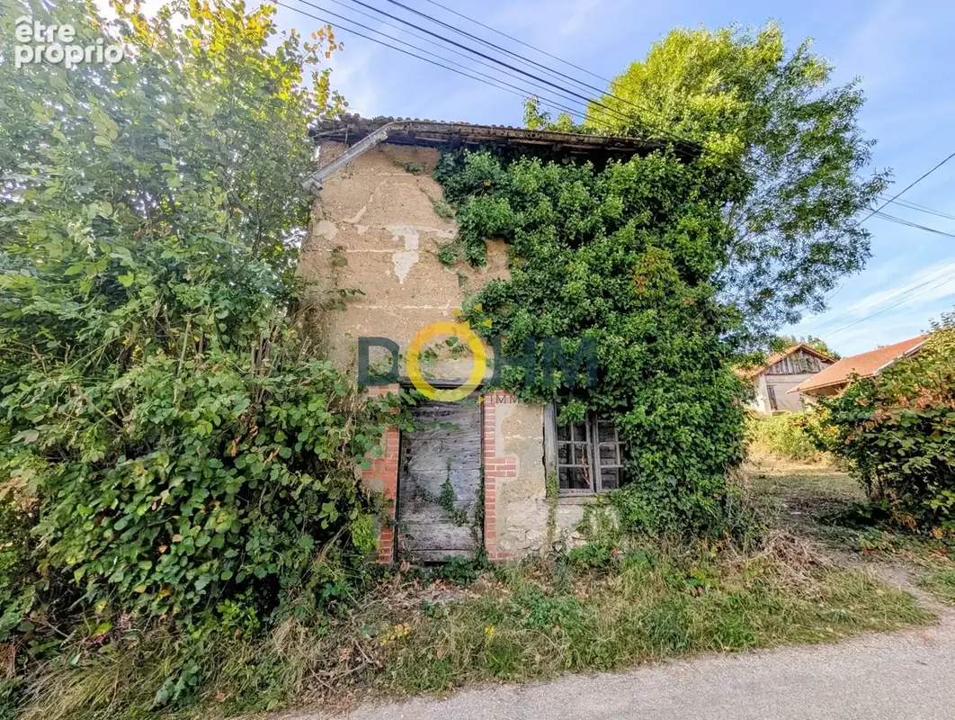 A 5 mns de morestel ! ancienne maison a rehabiliter sur 2200 m2 de terrain - photo 7