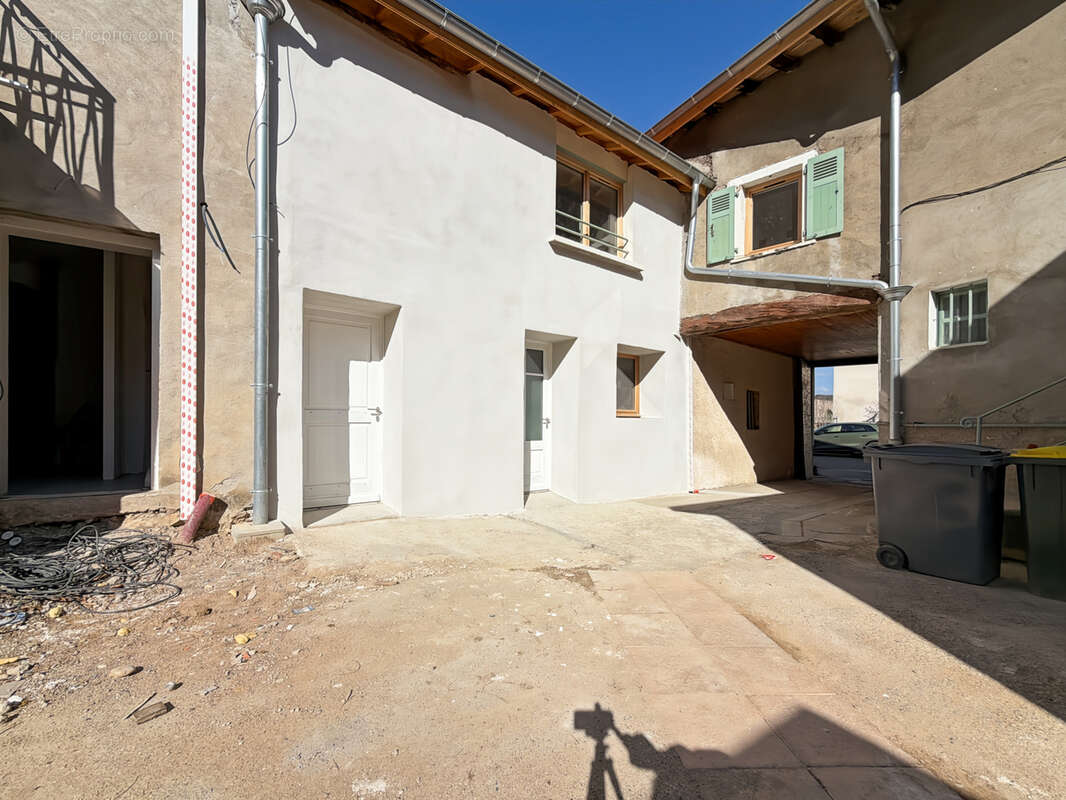 Appartement à ALBIGNY-SUR-SAONE