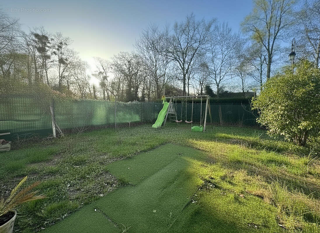Maison à FONTENAY-LE-VICOMTE