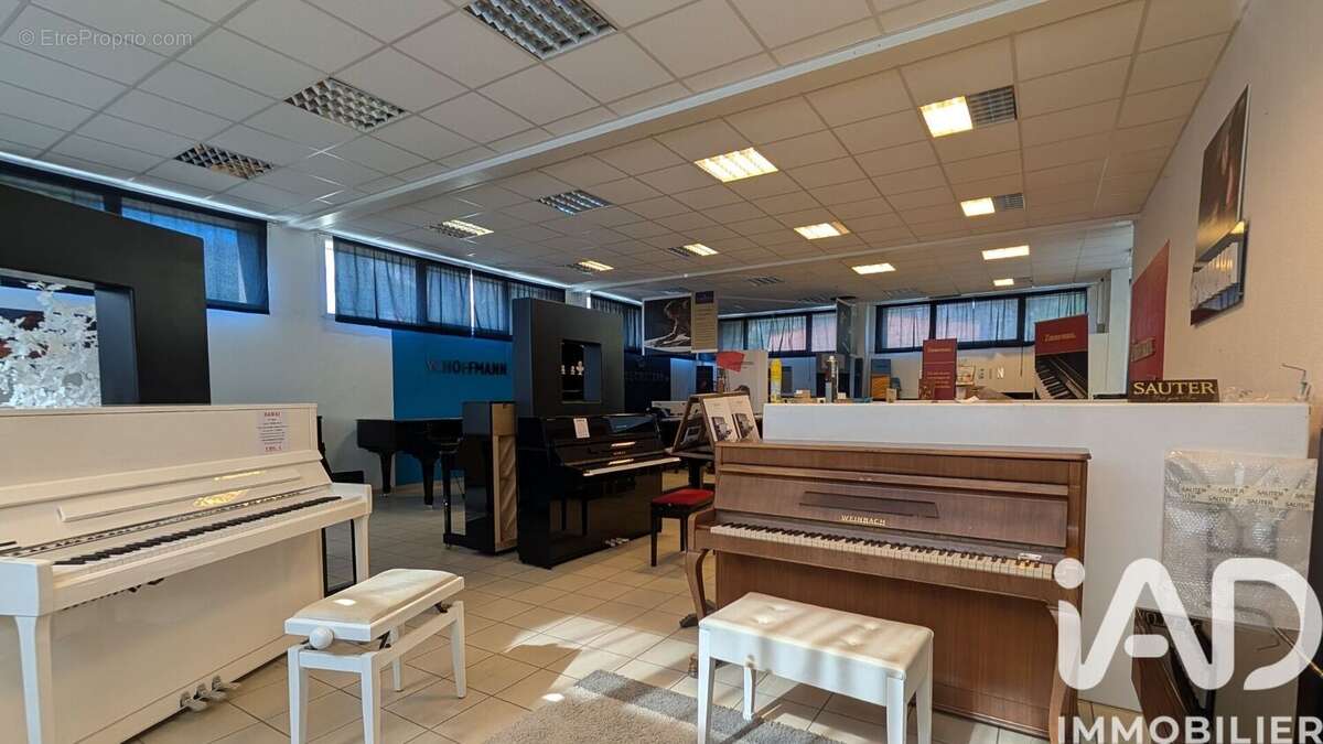 Commerce 708 m² à Barby  - photo 4