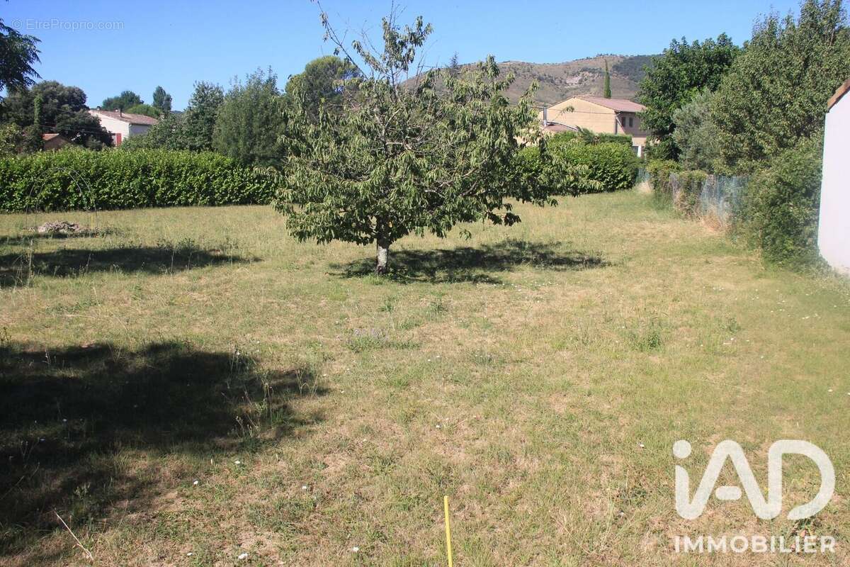 Terrain 881 m² à Alba-La-Romaine  - photo 4