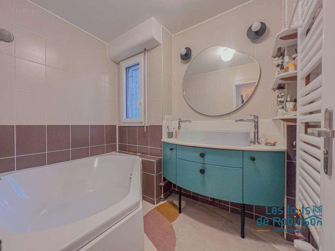 Appartement à LE PLESSIS-ROBINSON