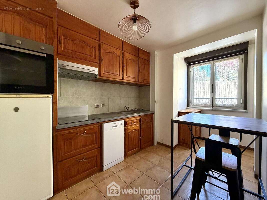 Cuisine indépendante de 11,50 m2 - Appartement à SAN-MARTINO-DI-LOTA