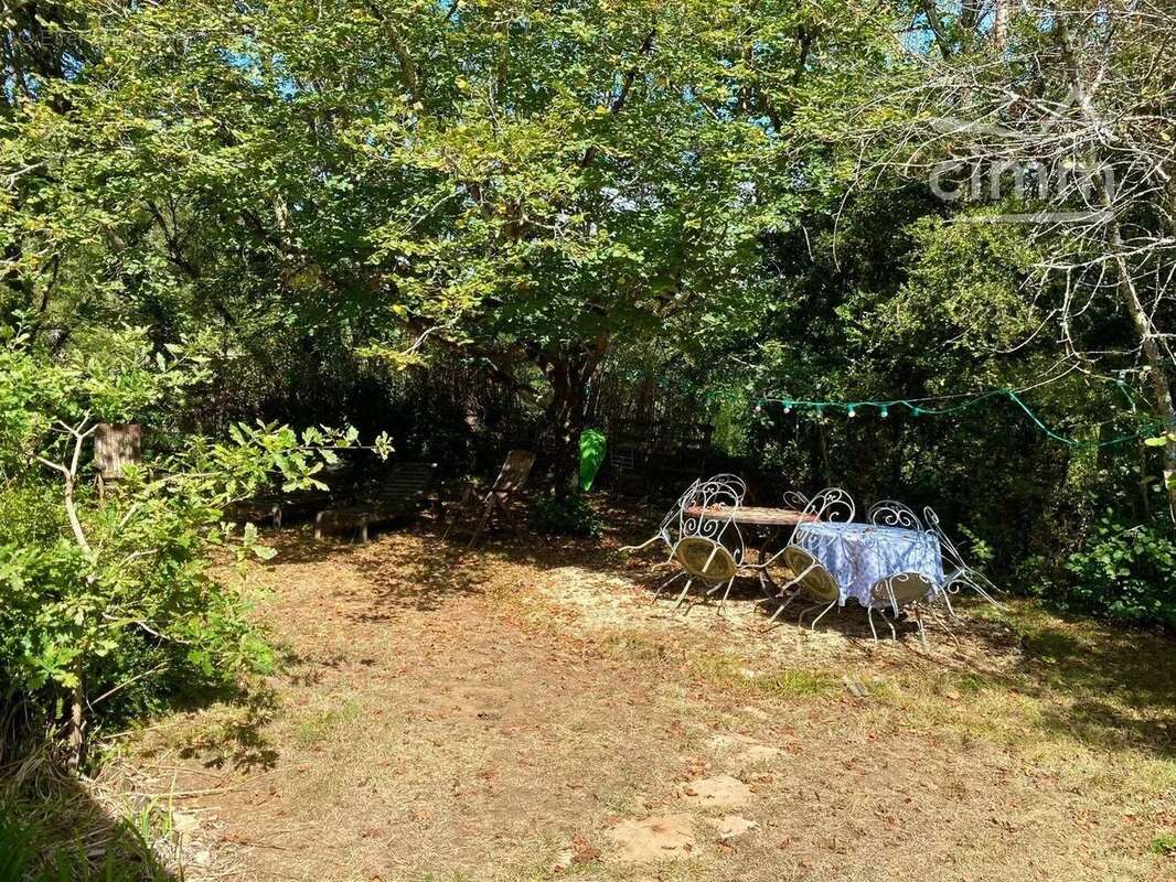 Maison à CARSAC-AILLAC