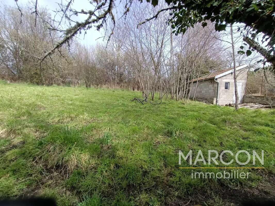 Maison à LAVAVEIX-LES-MINES