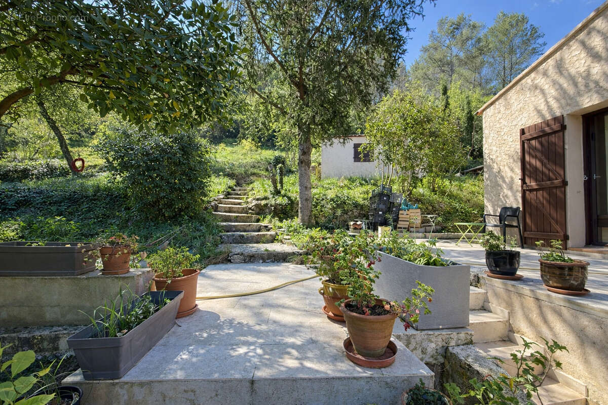 Maison à SOLLIES-TOUCAS