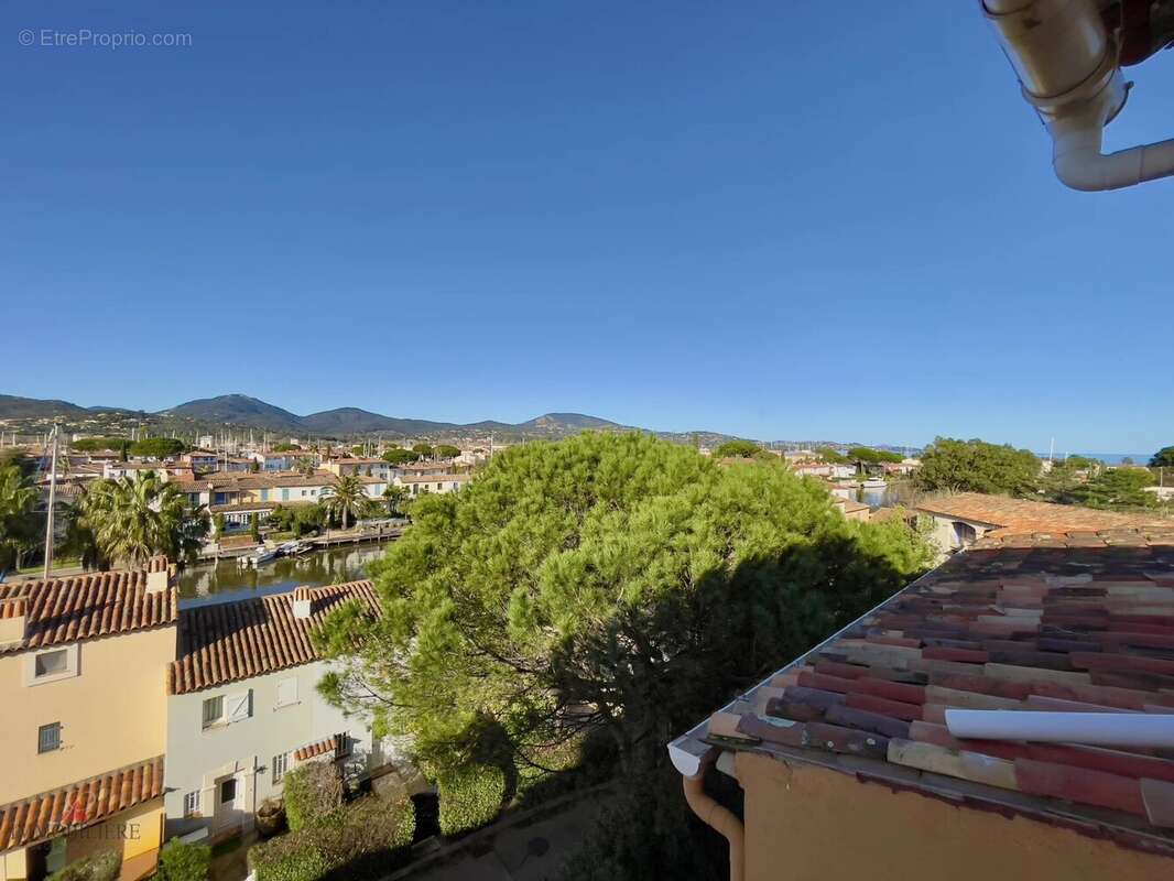 Appartement à COGOLIN