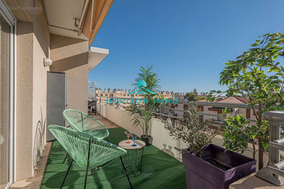 Appartement à SAINT-LAURENT-DU-VAR