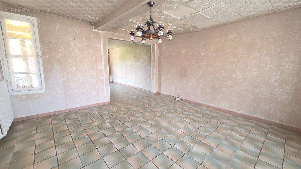 Maison à RESSONS-SUR-MATZ