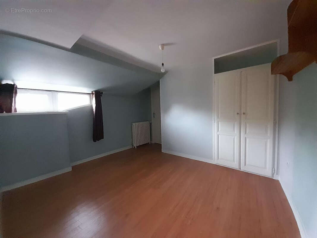 Maison à COULANS-SUR-GEE