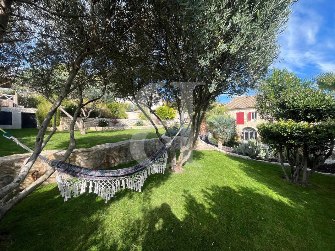 Maison à L&#039;ISLE-SUR-LA-SORGUE