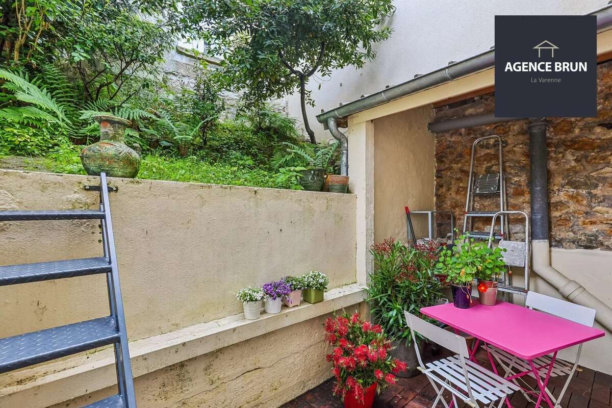 Appartement à SAINT-MAUR-DES-FOSSES