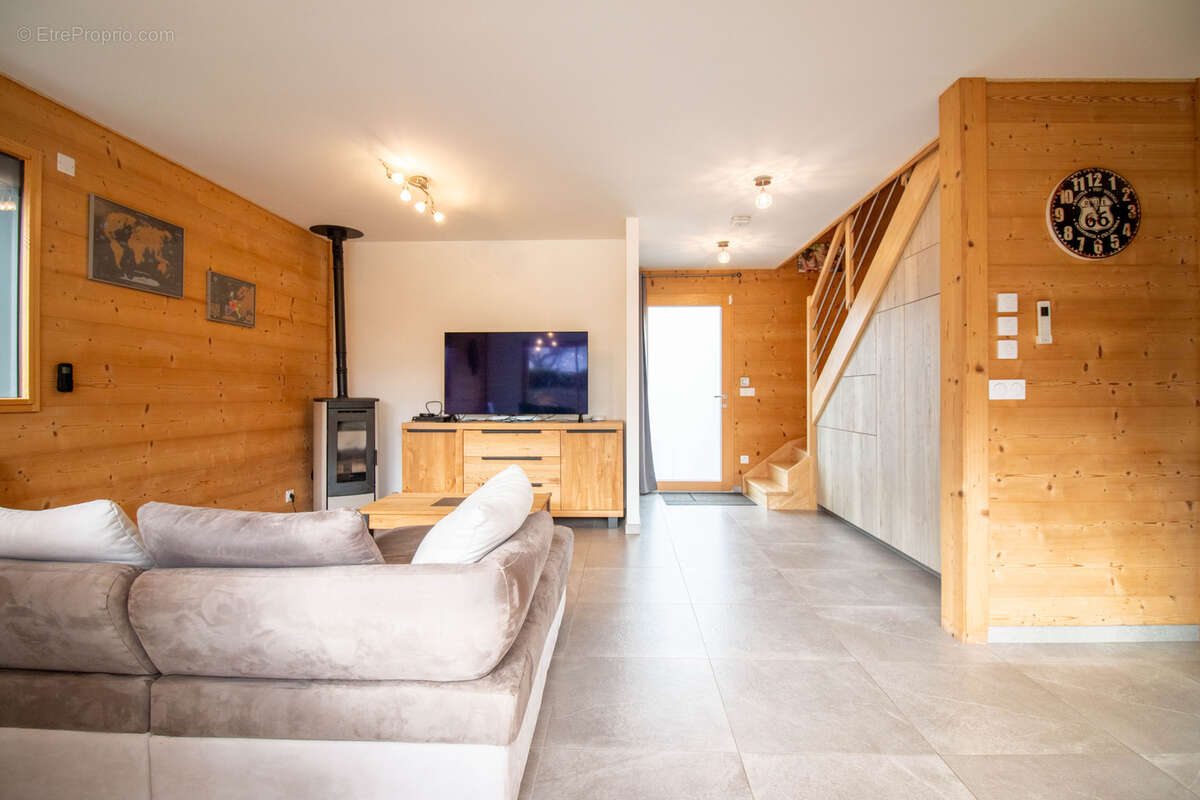 Maison à SAINT-PIERRE-EN-FAUCIGNY