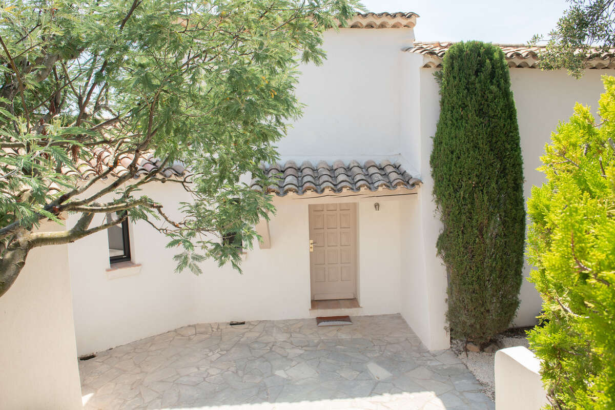 Maison à LES ISSAMBRES