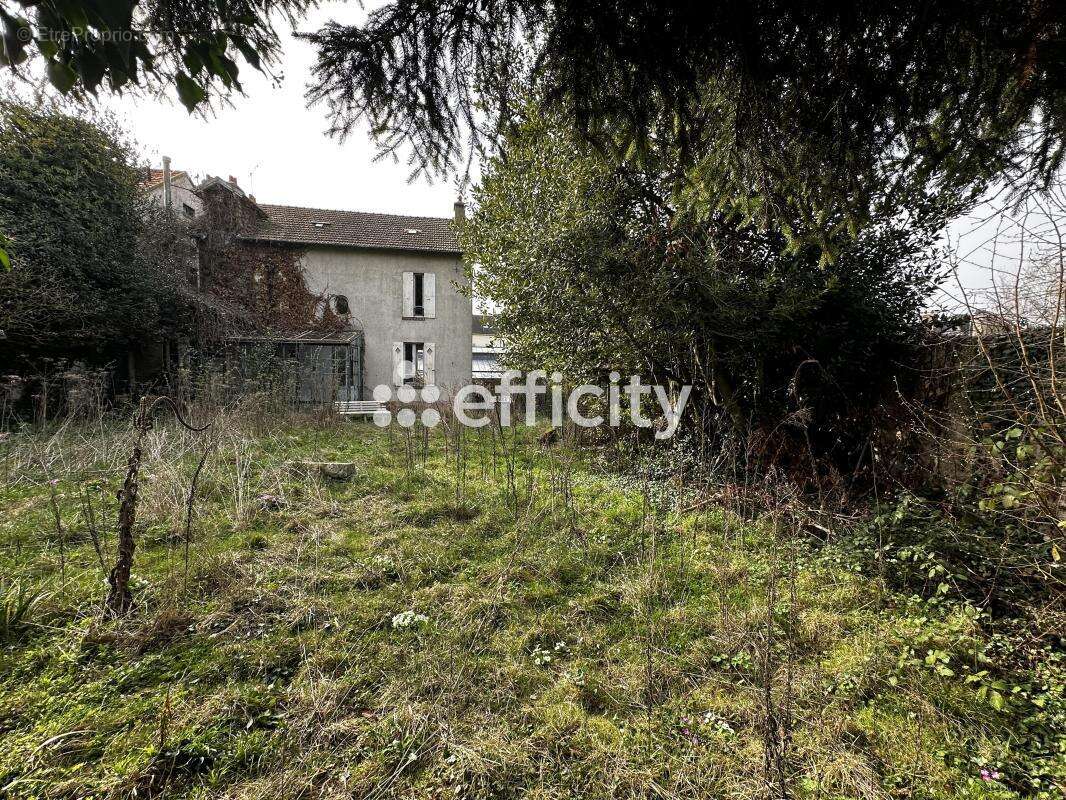 Maison à COULOMMIERS