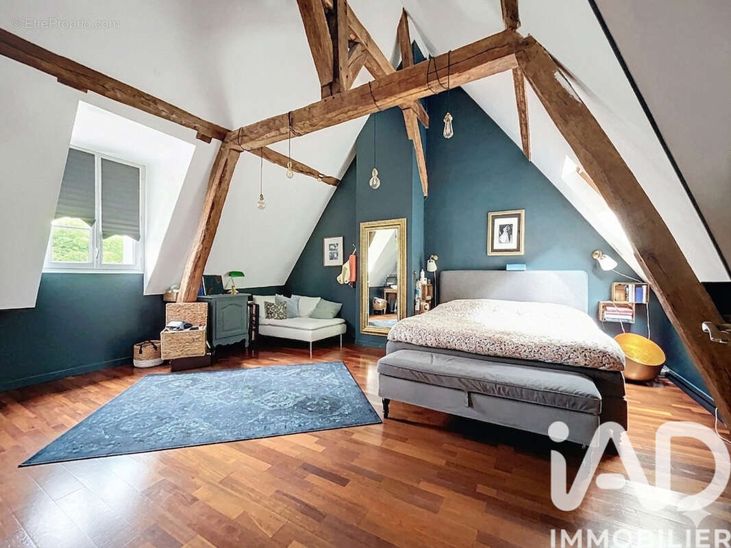 Maison 251 m² à Saint-Regle  - photo 9