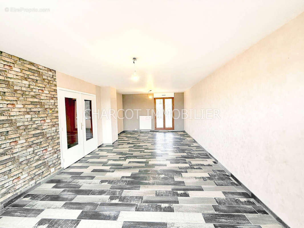 Appartement à TASSIN-LA-DEMI-LUNE