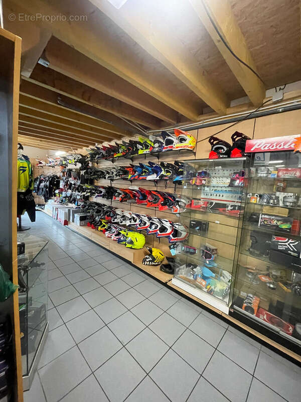 Commerce à SOLLIES-PONT