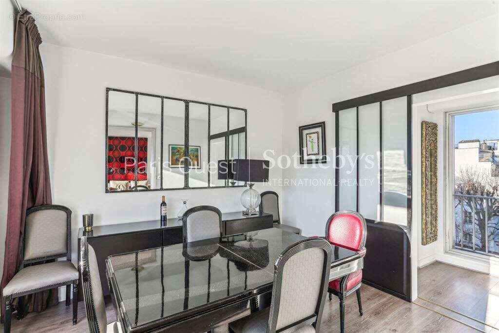 Appartement à NEUILLY-SUR-SEINE