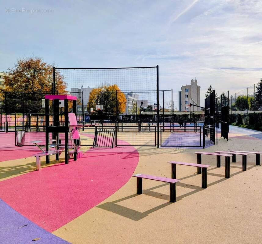 Appartement à LES CLAYES-SOUS-BOIS