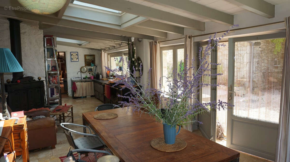 Maison à CASTELNAU-MONTRATIER