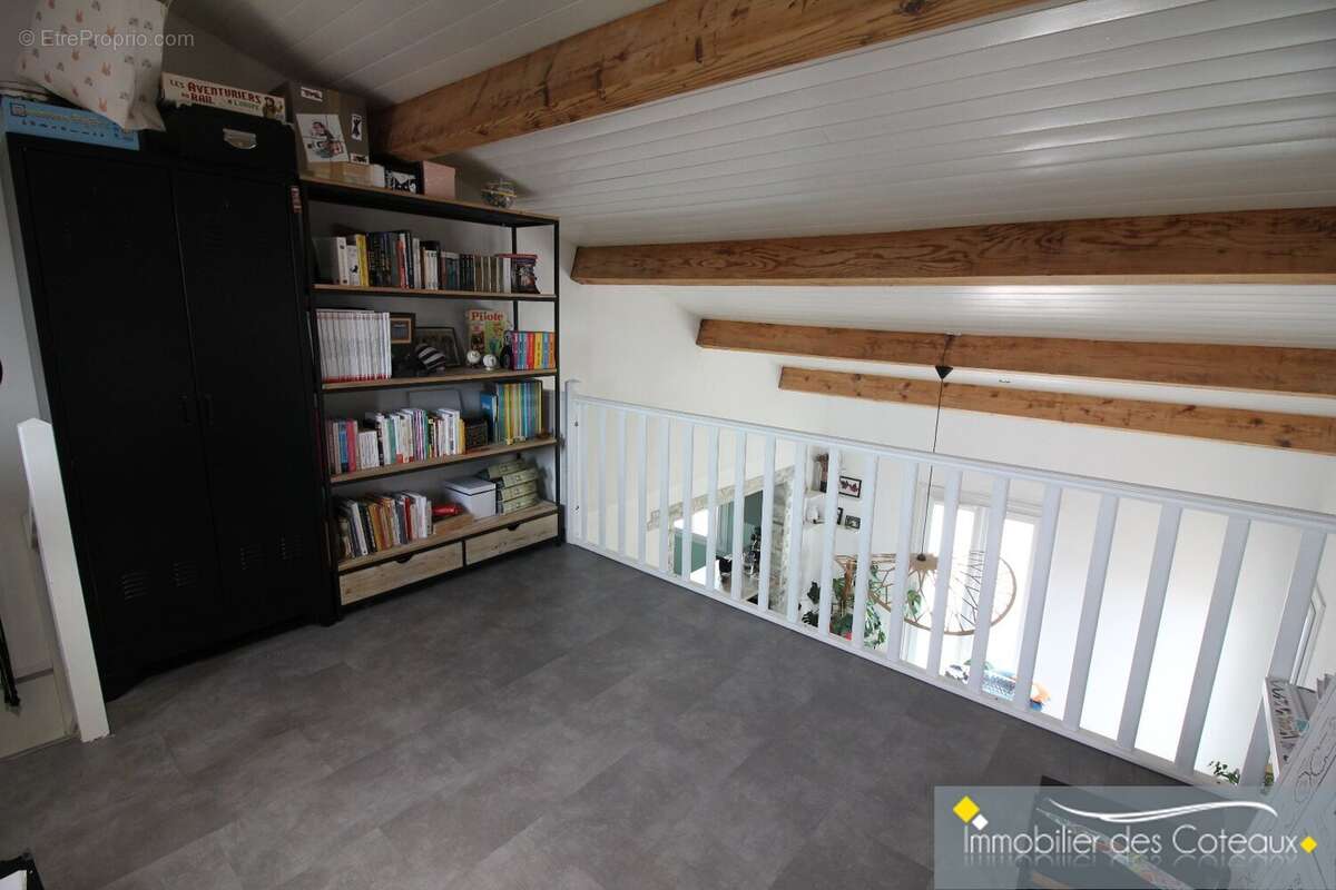 Maison à PINS-JUSTARET