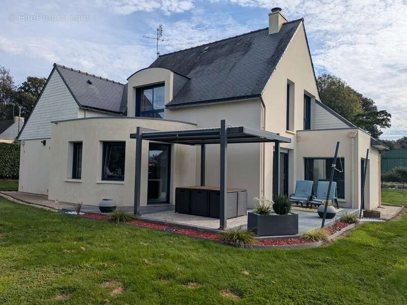Locmalo maison récente avec vie de plain pied de 5 pièces 130 m² parcelle de 2000m² clôturée - photo 2