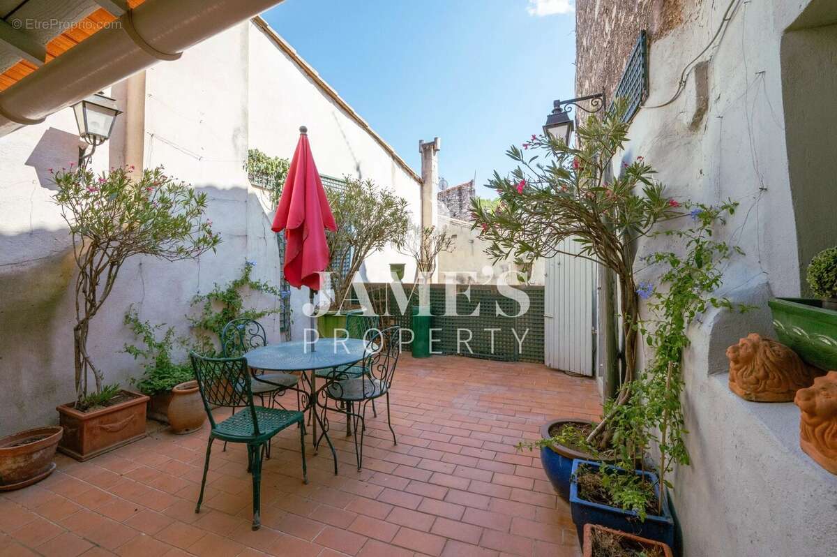 Appartement 130 m² à Saint-Remy-De-Provence  - photo 9