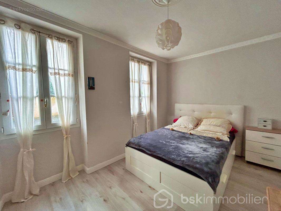 Maison à SAINTE-GEMME-MORONVAL