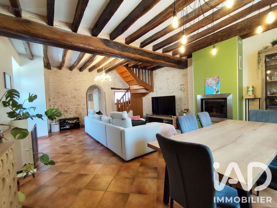 Maison 172 m² à Meung-Sur-Loire  - photo 2