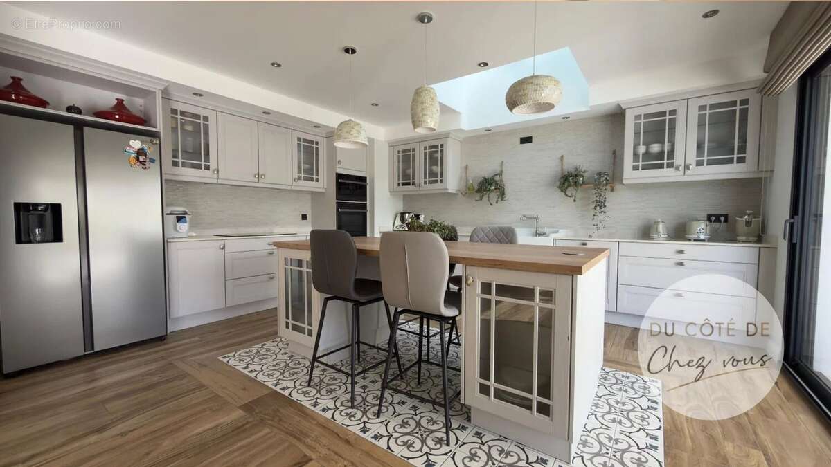 Maison à LE PAVILLON-SAINTE-JULIE