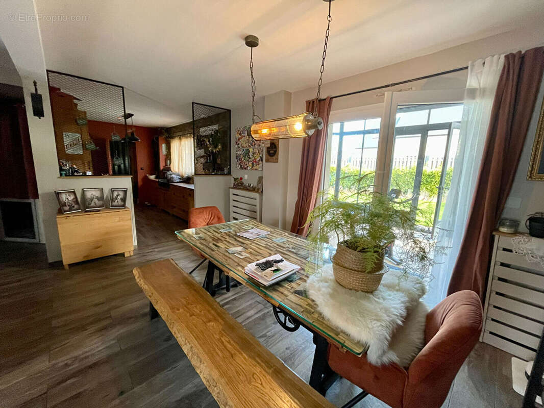 Maison à SAINT-MELOIR-DES-ONDES