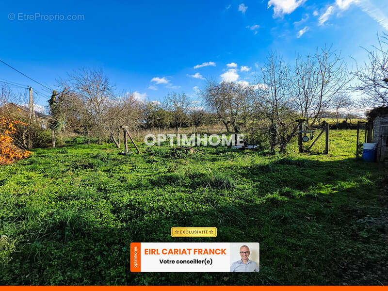 Maison à SAINT-ETIENNE-DE-FURSAC