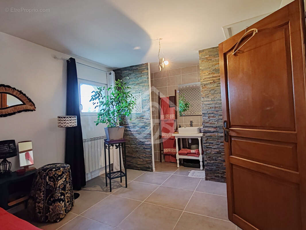 Maison à LIVRON-SUR-DROME