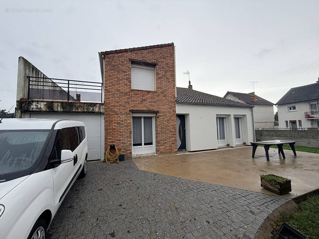 Maison à MONTLUCON