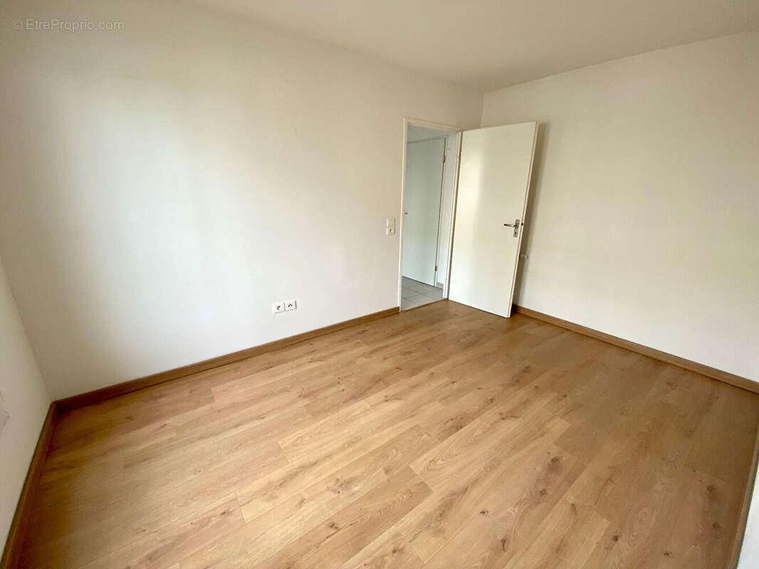 Appartement à SARTROUVILLE