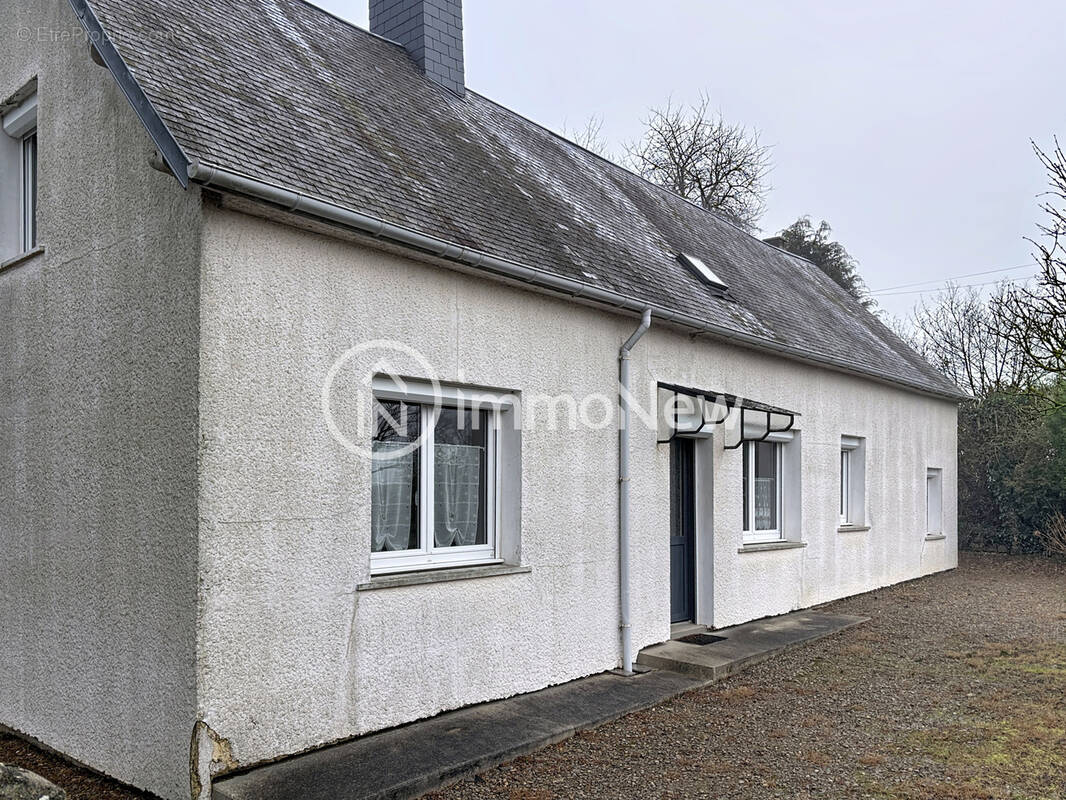 Maison à SAINT-GEORGES-DE-ROUELLEY