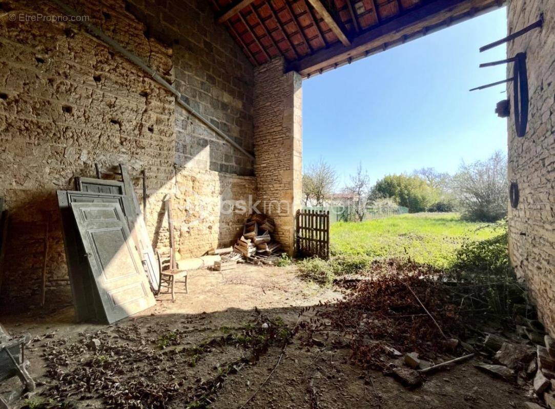 Maison à CRECHES-SUR-SAONE