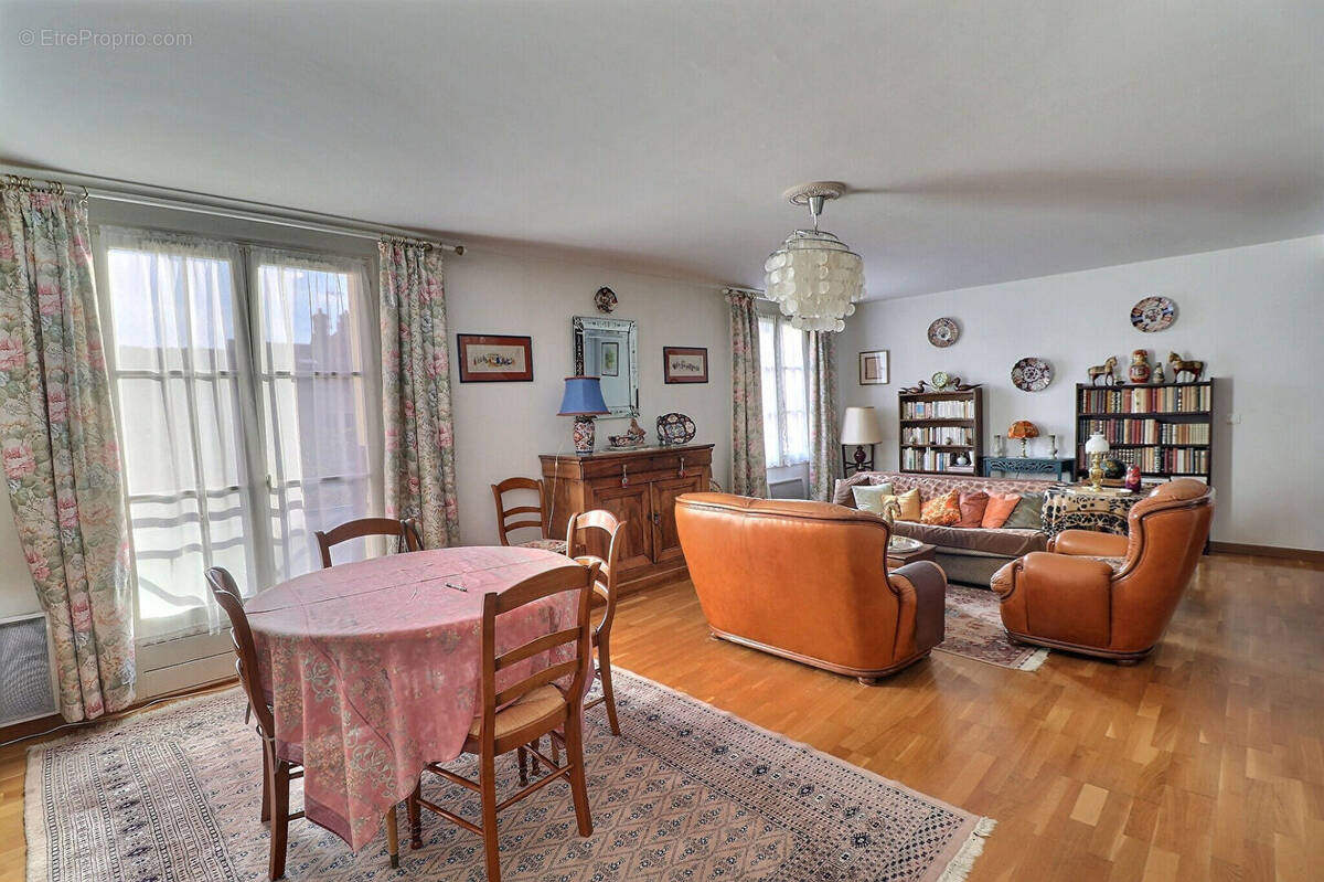 Appartement à MILLY-LA-FORET