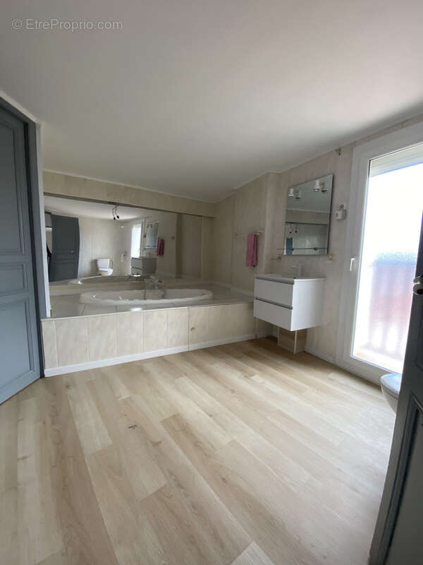 Maison à SAINT-JEAN-LASSEILLE