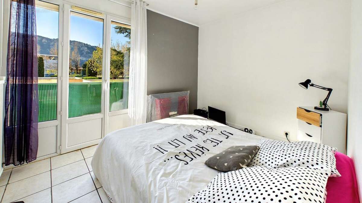 Appartement à GUILHERAND-GRANGES