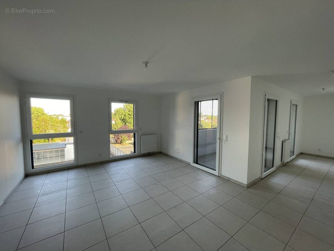 Appartement 70 m² à Talence  - photo 2